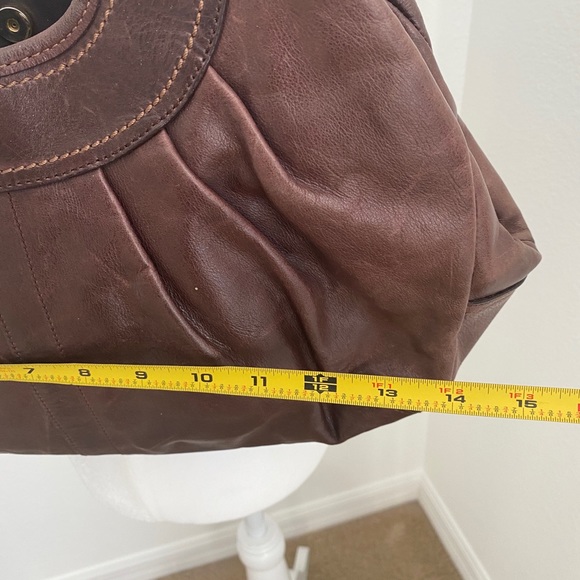 Coach leather should bag - Picture 3 of 8